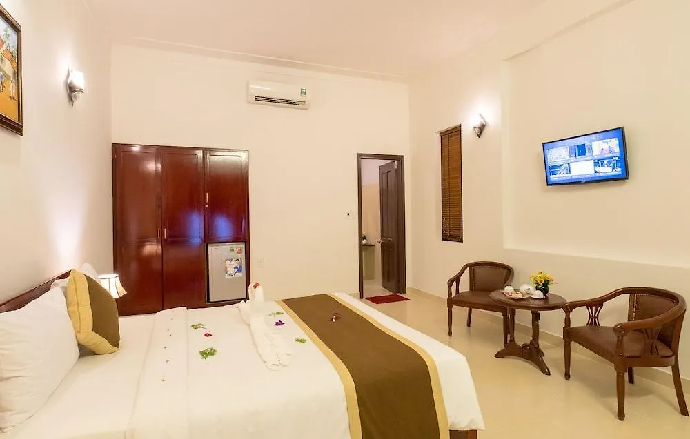 Luna Villa Homestay ホイアン 3*,