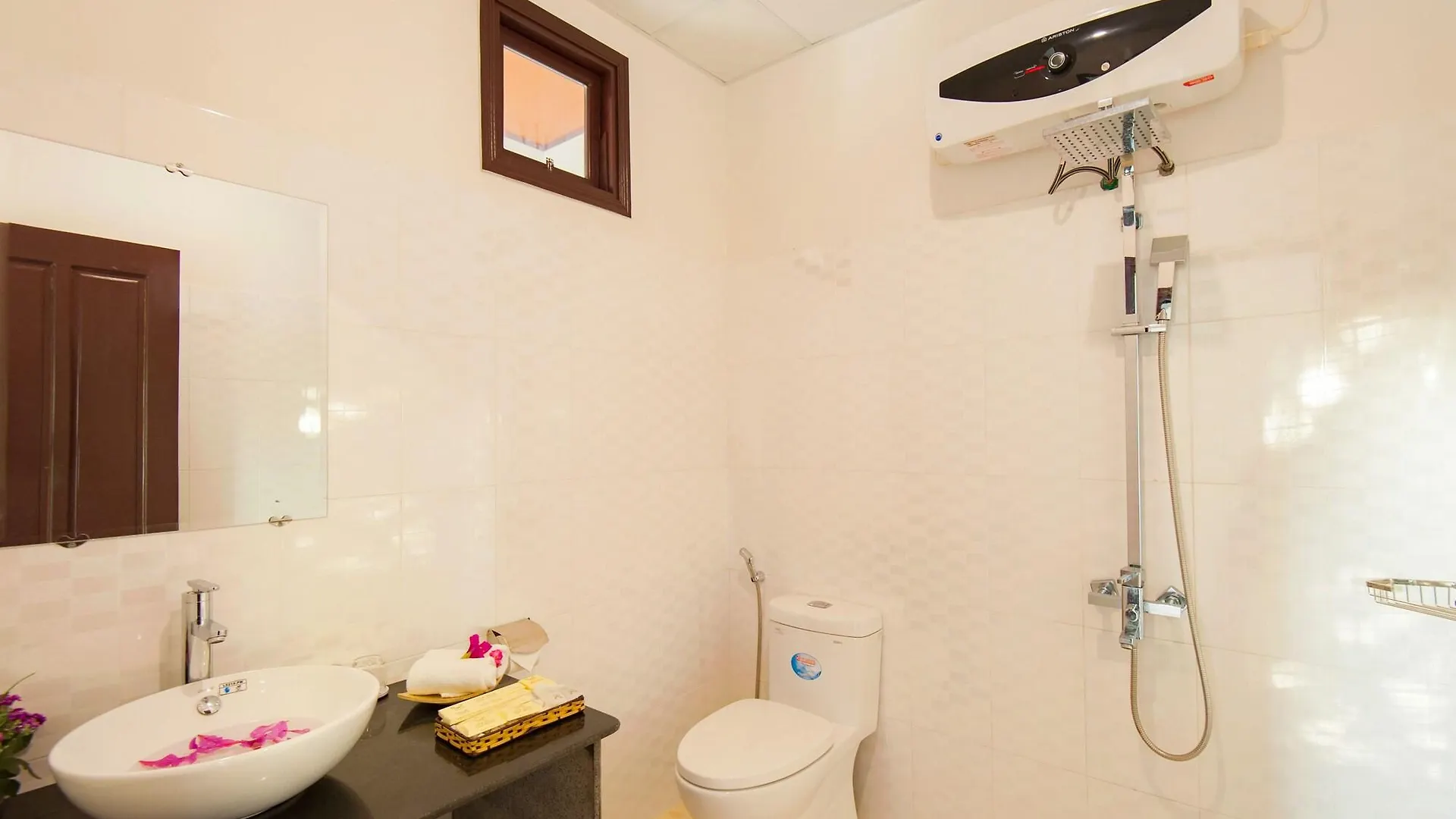 Отель Luna Villa Homestay Хойан